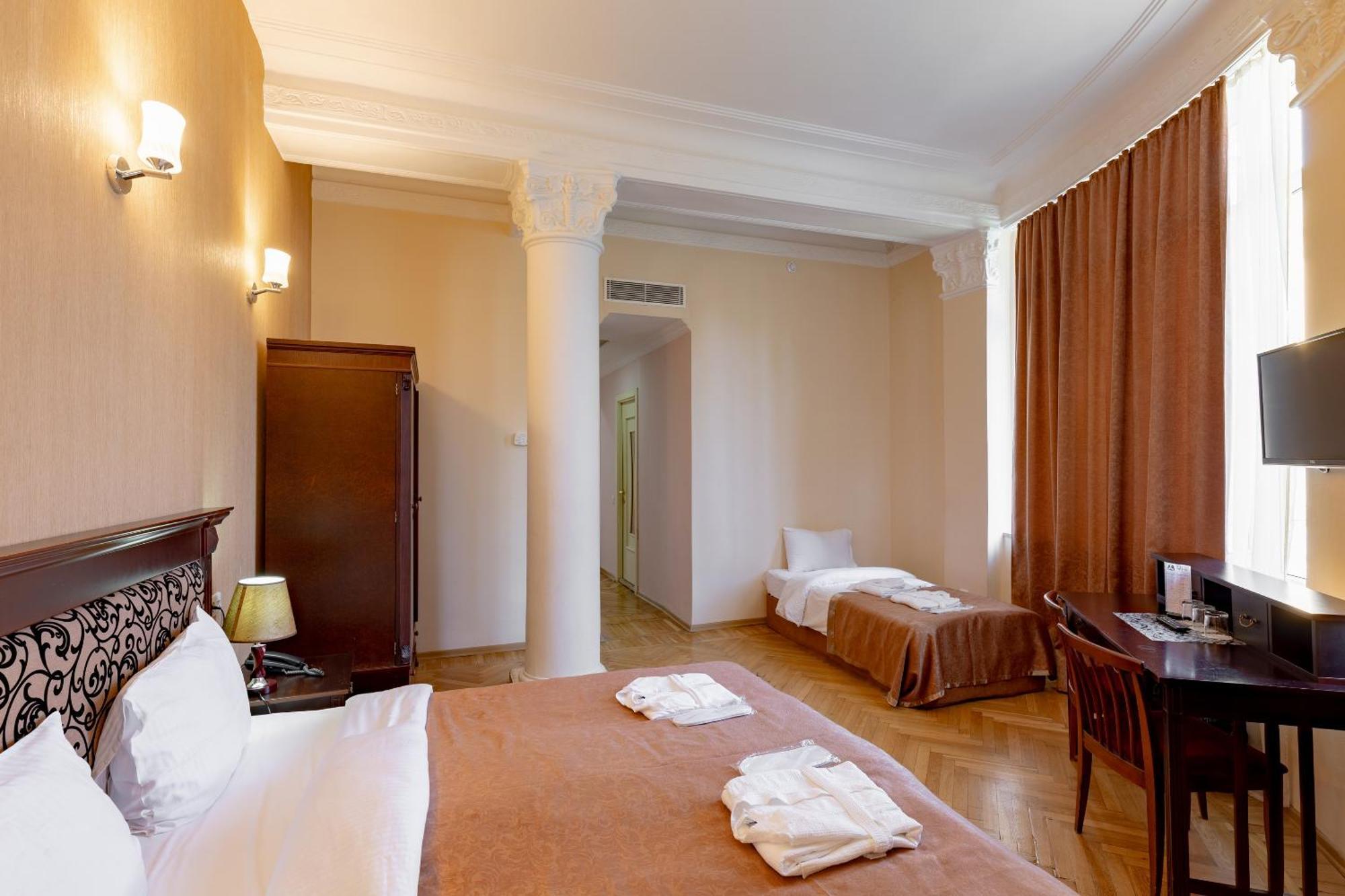 Legends Tskaltubo Spa Resort Bagian luar foto