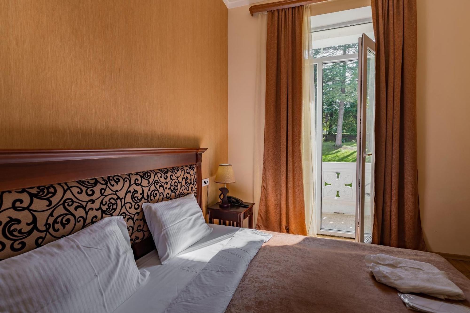 Legends Tskaltubo Spa Resort Bagian luar foto