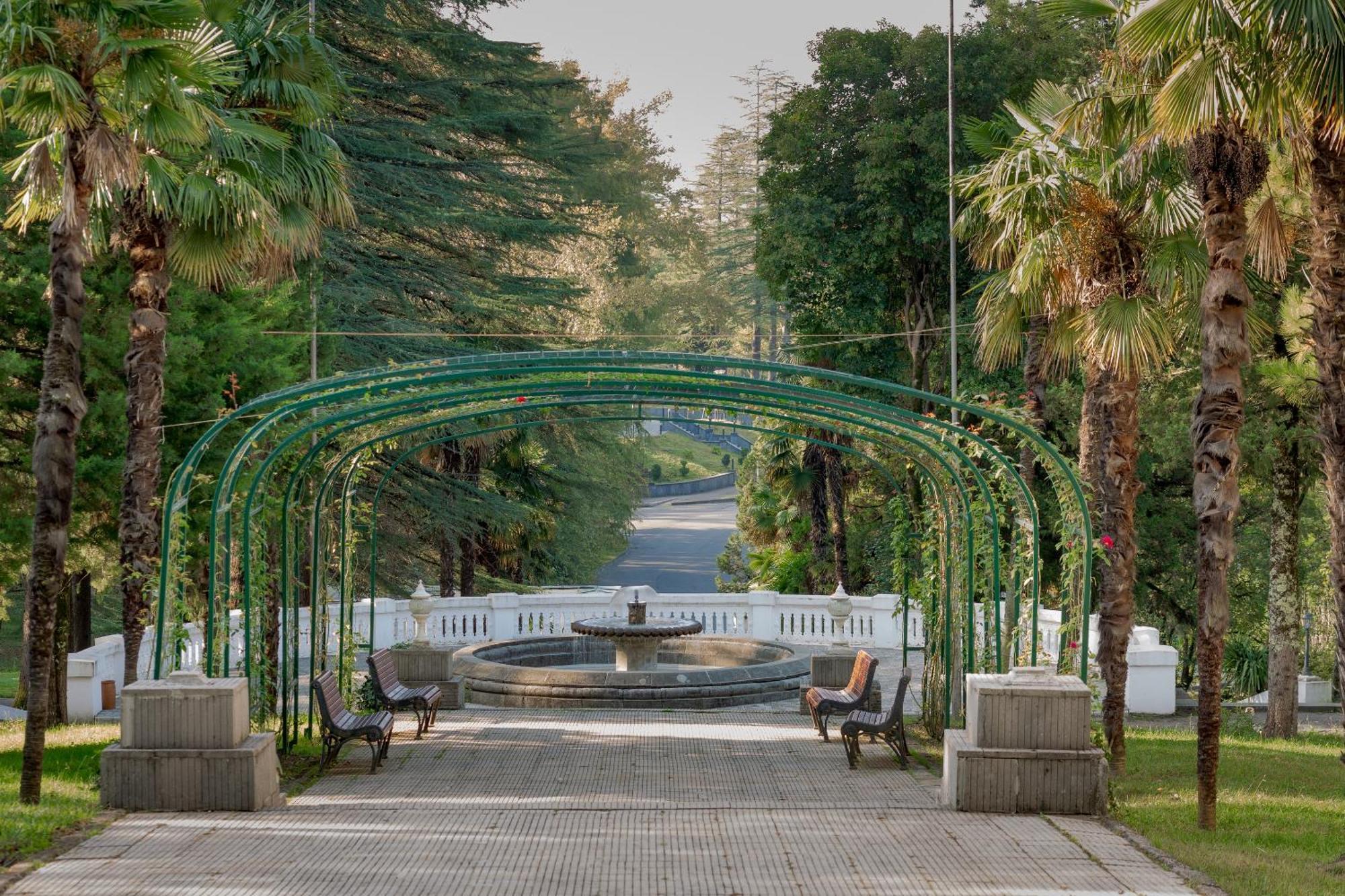 Legends Tskaltubo Spa Resort Bagian luar foto