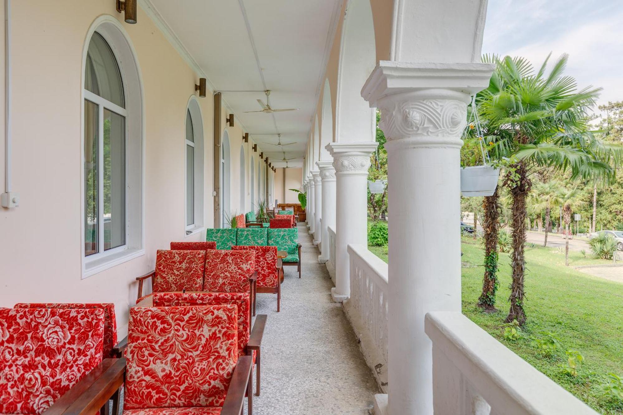 Legends Tskaltubo Spa Resort Bagian luar foto