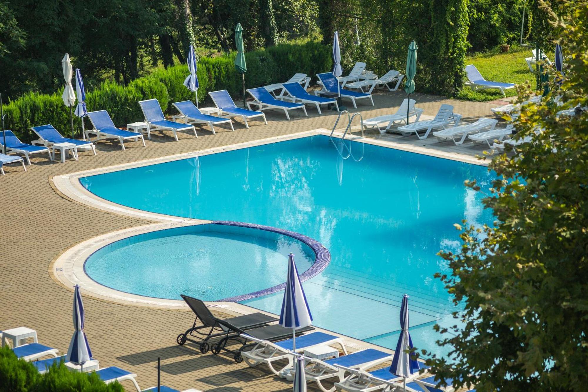 Legends Tskaltubo Spa Resort Bagian luar foto