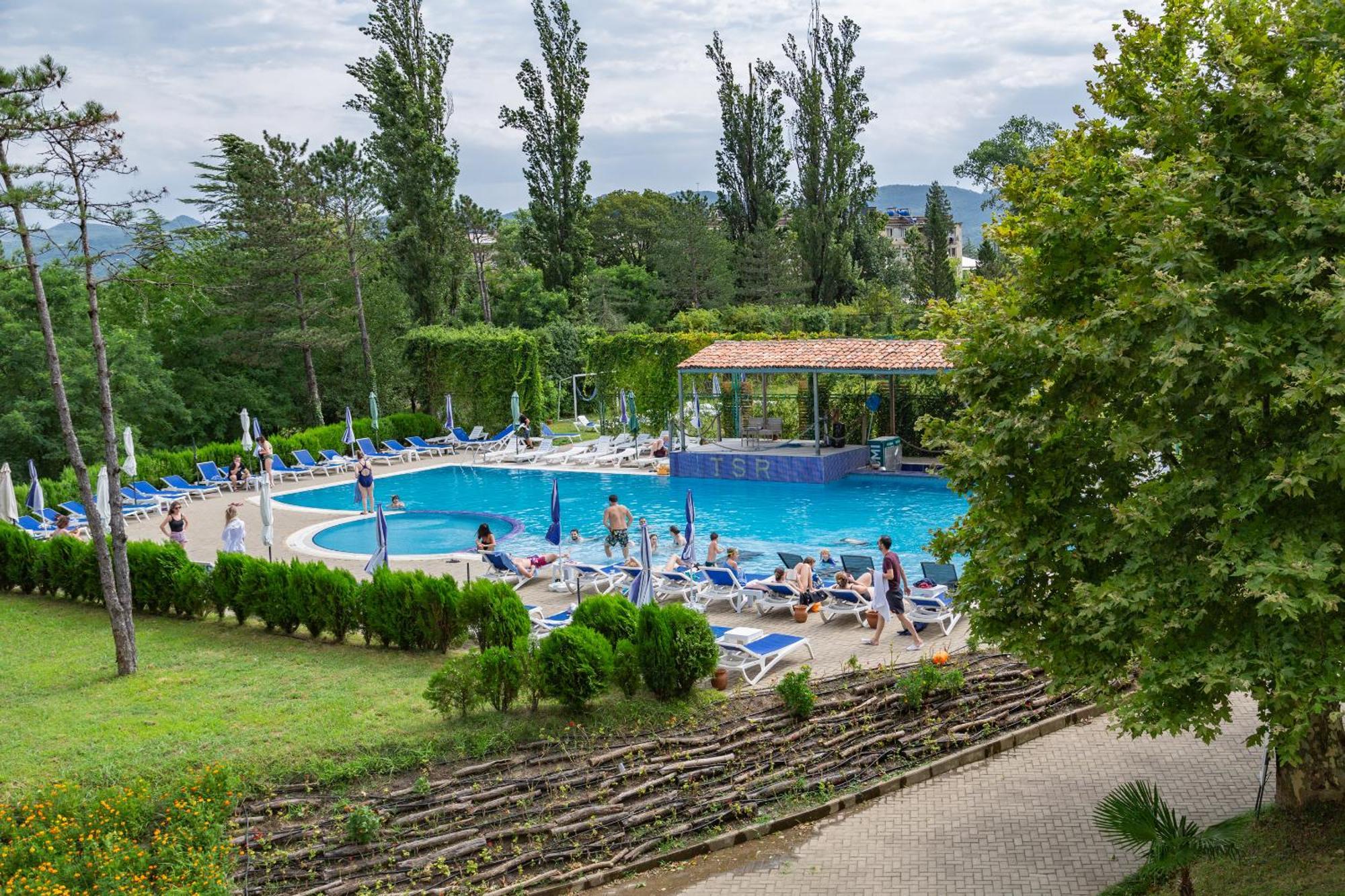 Legends Tskaltubo Spa Resort Bagian luar foto